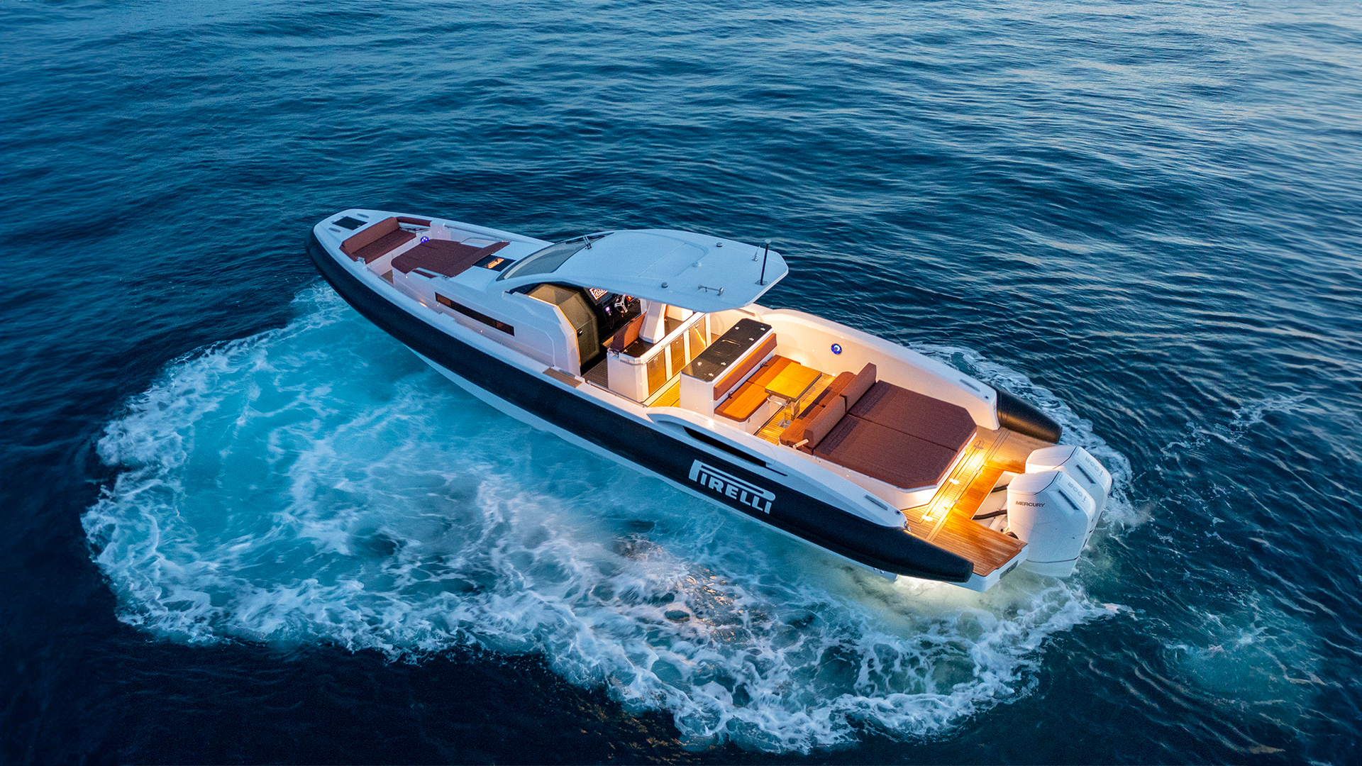 Pirelli SpeedBoat 50 in navigazione